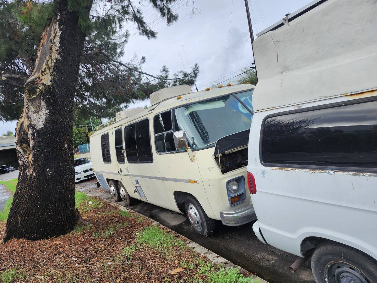 Gmc-motor-home-1979-3