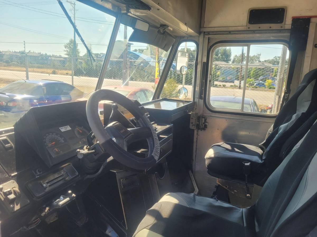 Gmc-p-truck-forward-1-ton-nominal-1995-white-17