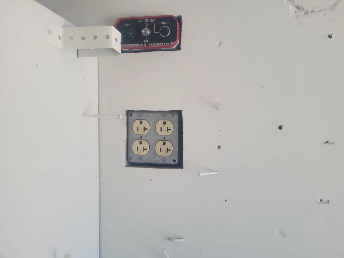 Gmc-p-truck-forward-1-ton-nominal-1995-white-35