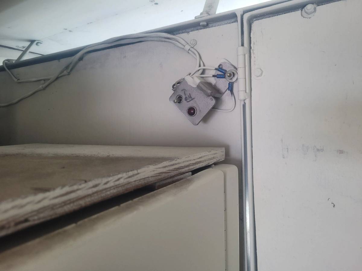 Gmc-p-truck-forward-1-ton-nominal-1995-white-69