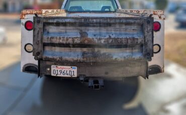 Gmc-sierra-1-ton-nominal-1993-white-4