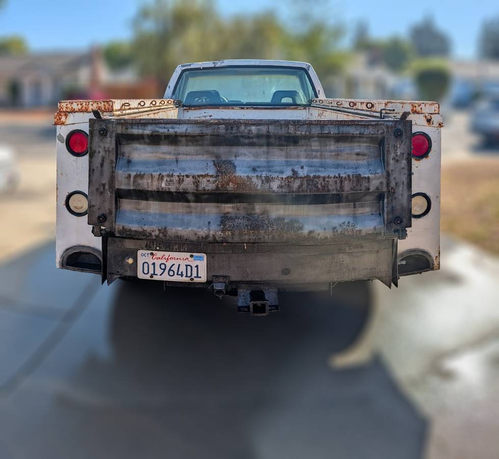 Gmc-sierra-1-ton-nominal-1993-white-4