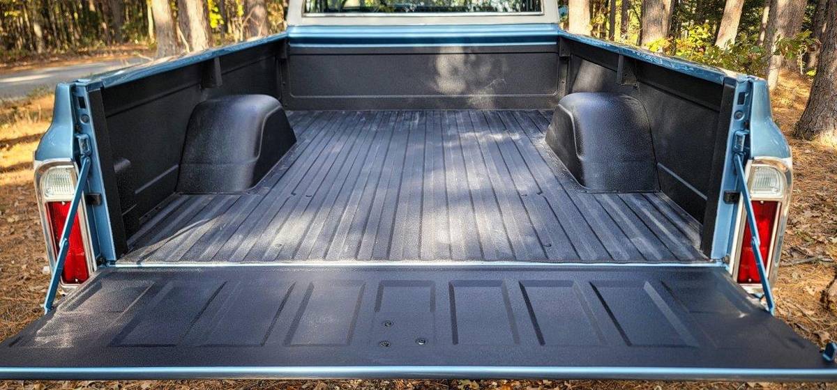 Gmc-sierra-1500-1971-blue-8