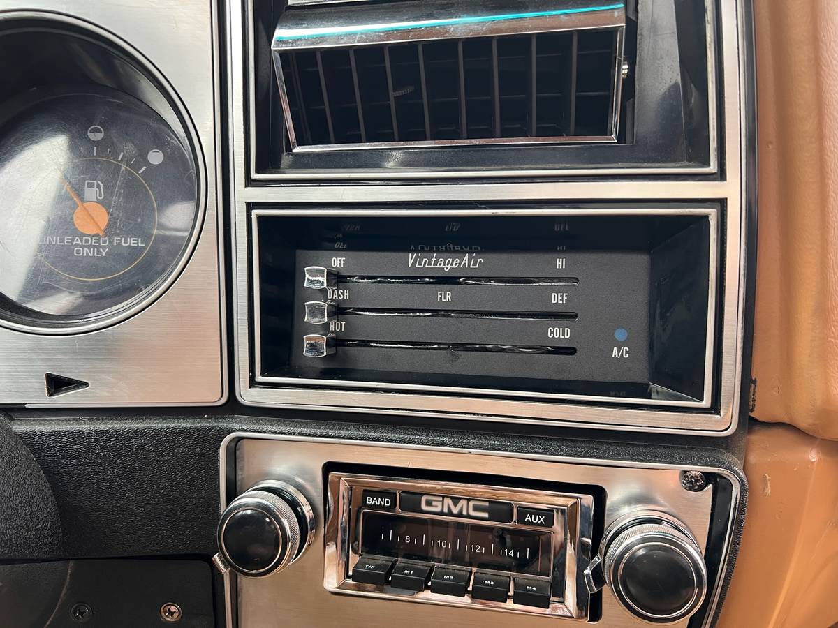 Gmc-sierra-1500-1979-green-1