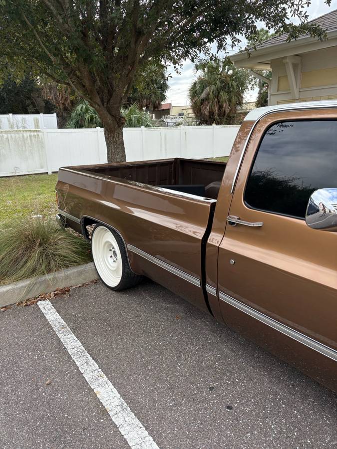 Gmc-sierra-1500-1984-brown-2