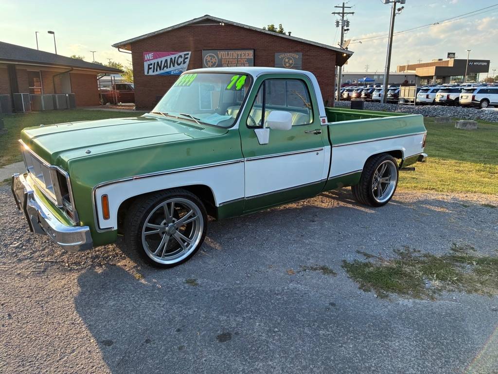 Gmc-sierra-1974-green-11