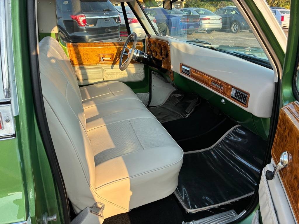 Gmc-sierra-1974-green-18