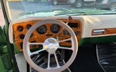 Gmc-sierra-1974-green-19