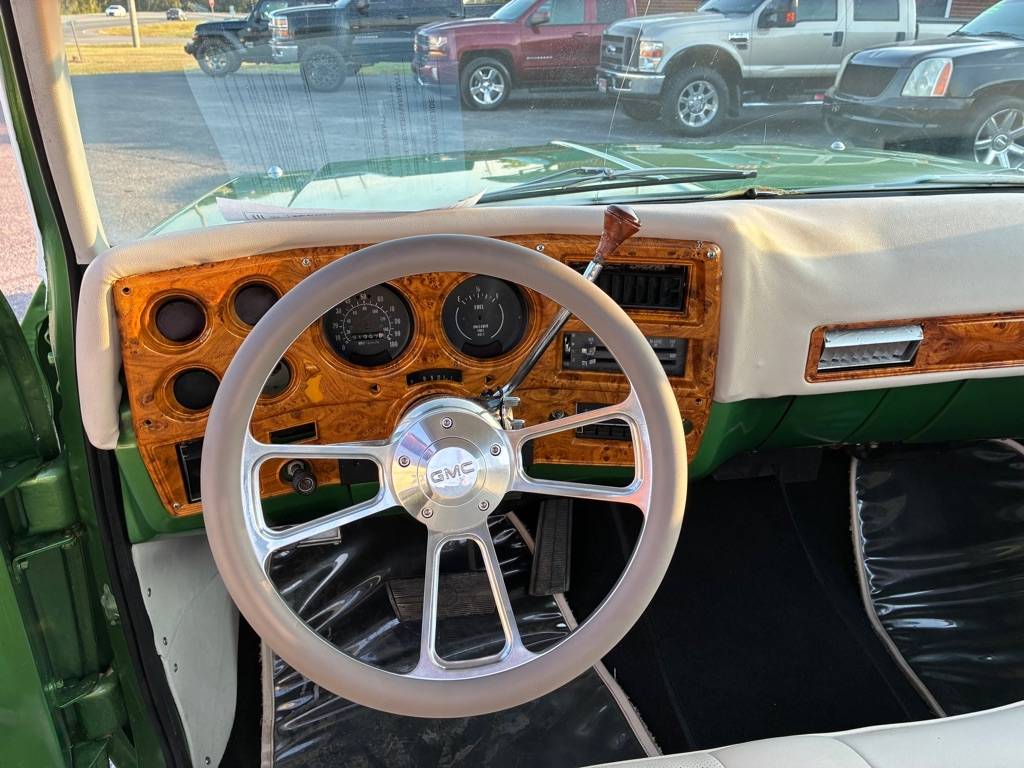 Gmc-sierra-1974-green-19