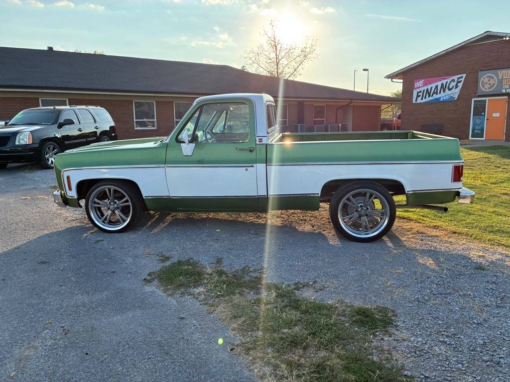 Gmc-sierra-1974-green-3
