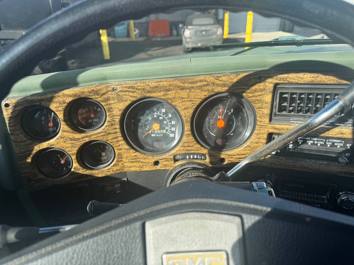 Gmc-sierra-2500-1976-green-14