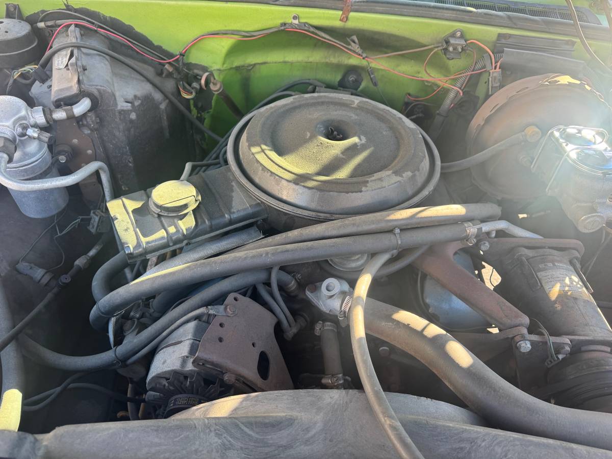 Gmc-sierra-2500-1976-green-15