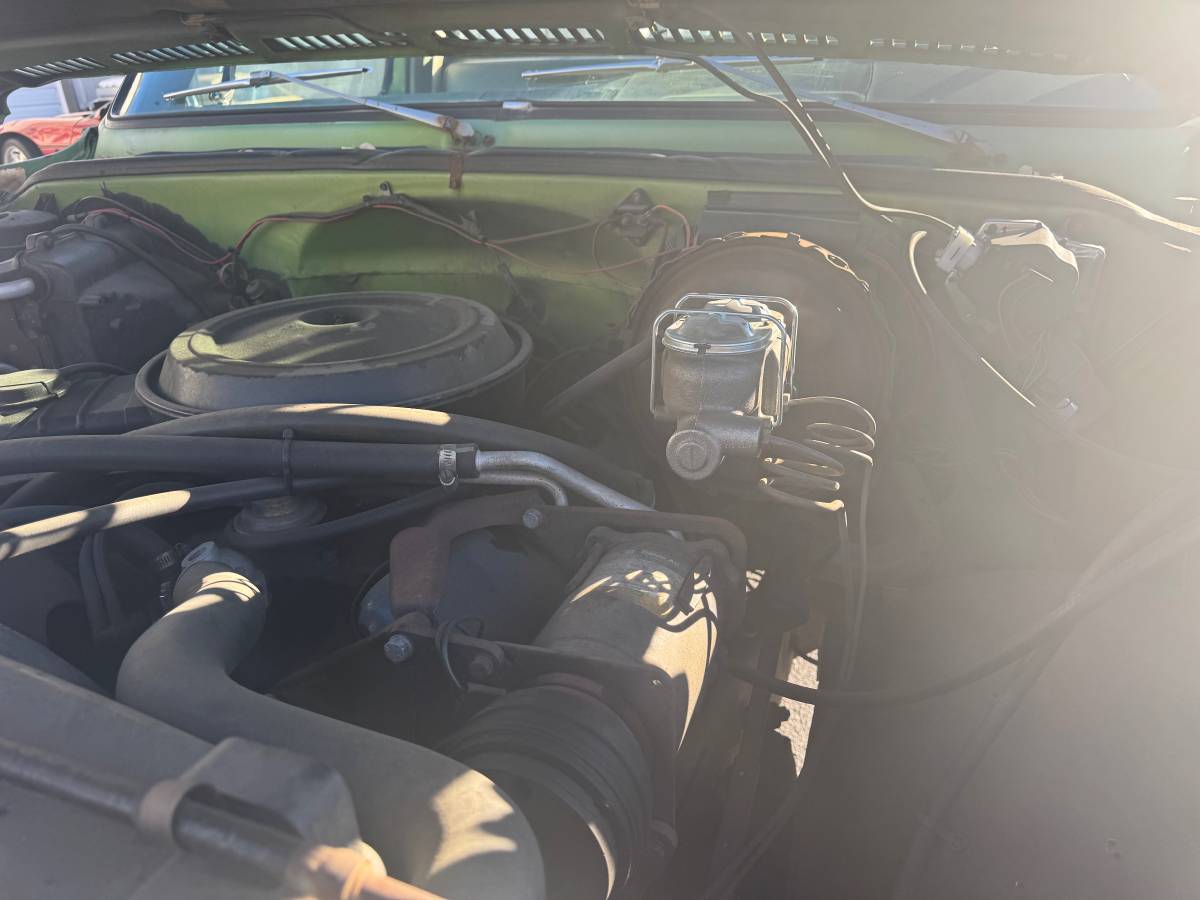 Gmc-sierra-2500-1976-green-17