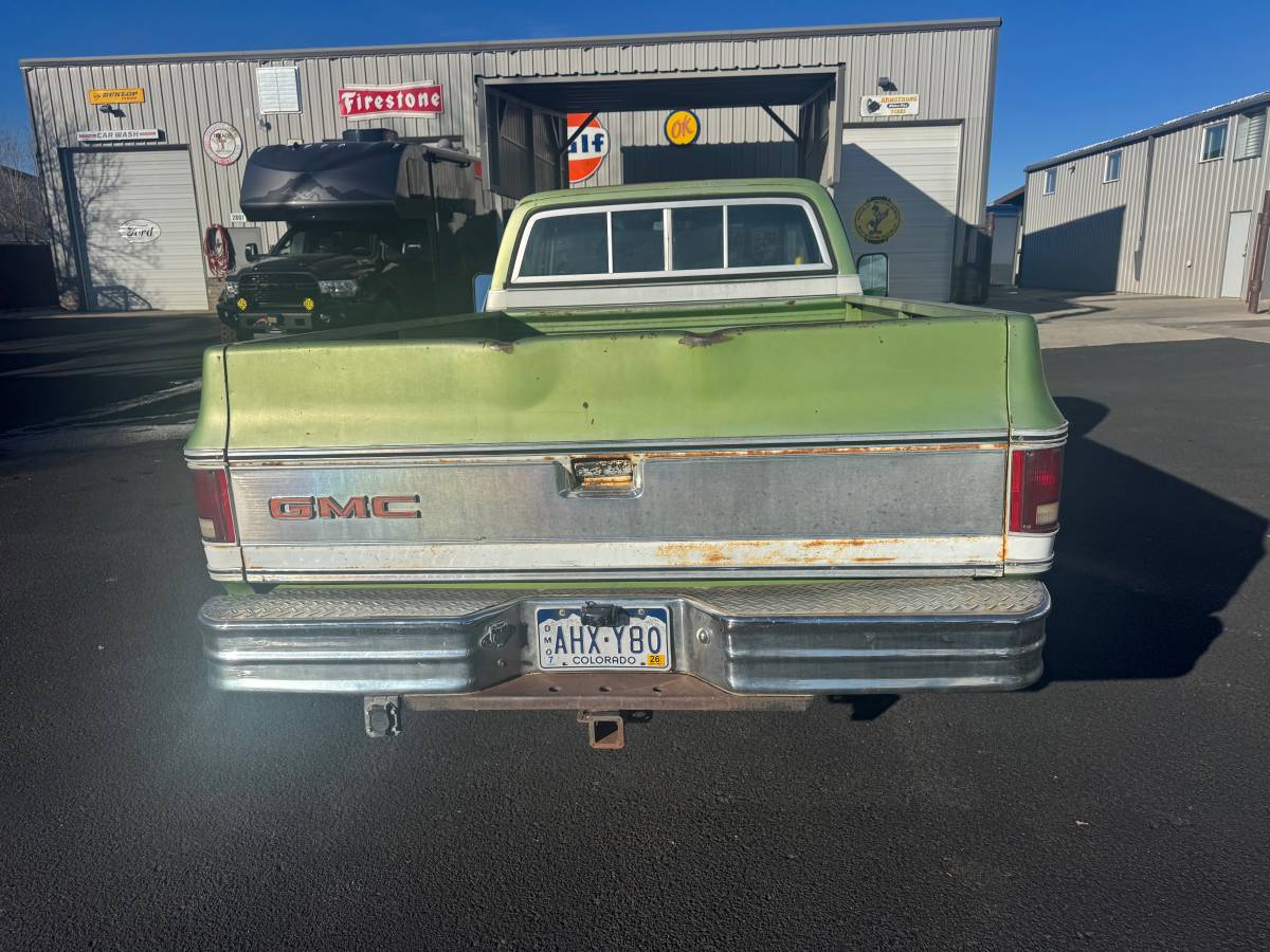 Gmc-sierra-2500-1976-green-18