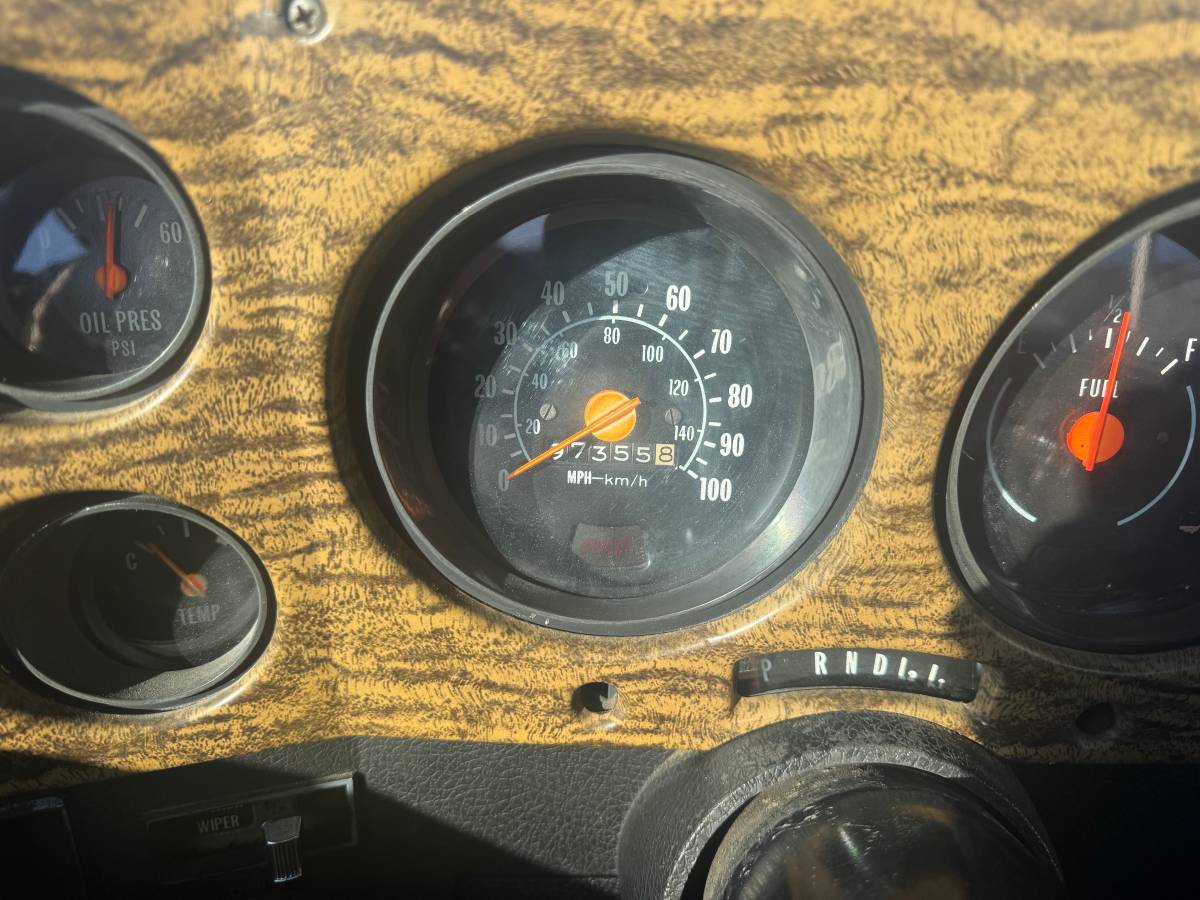 Gmc-sierra-2500-1976-green-19