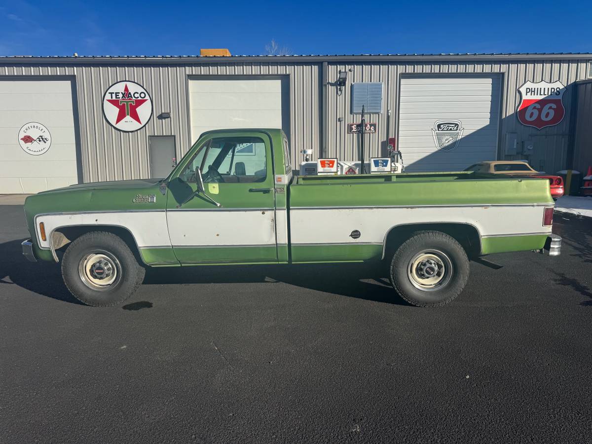 Gmc-sierra-2500-1976-green-4