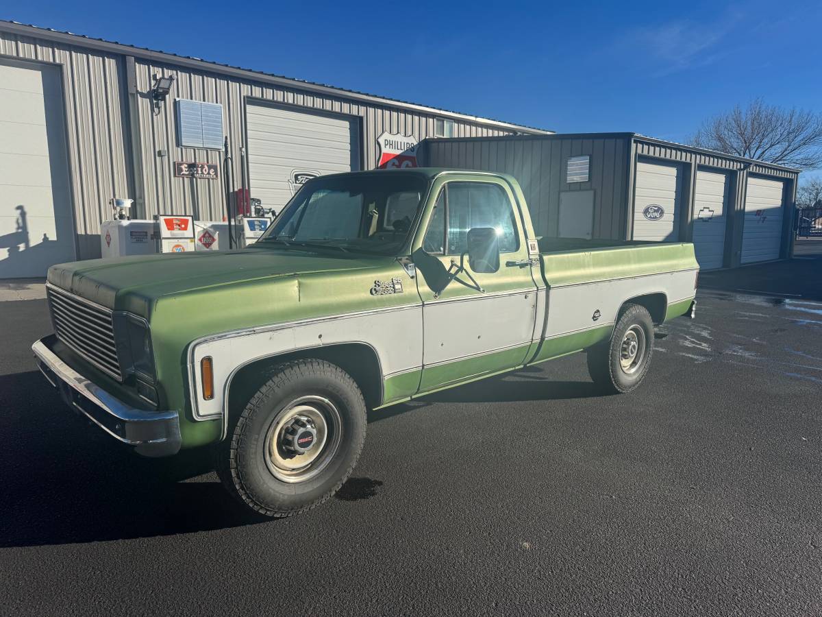 Gmc-sierra-2500-1976-green