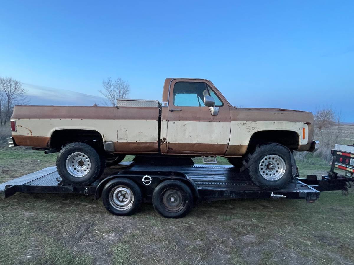 Gmc-sierra-classic-1979-brown-1