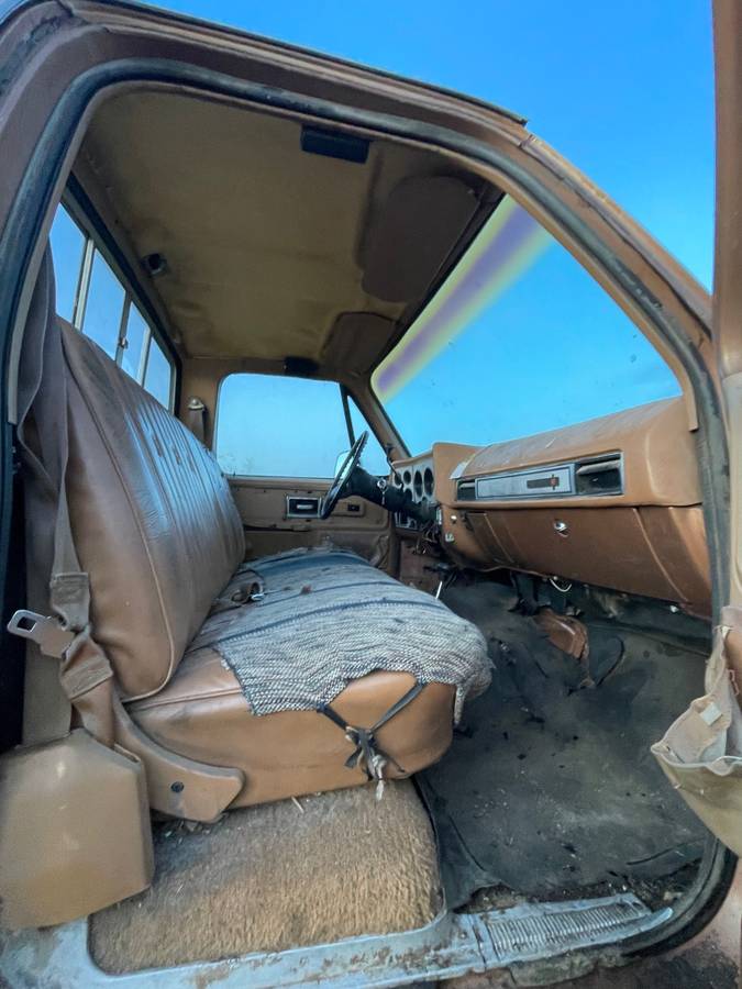 Gmc-sierra-classic-1979-brown-12