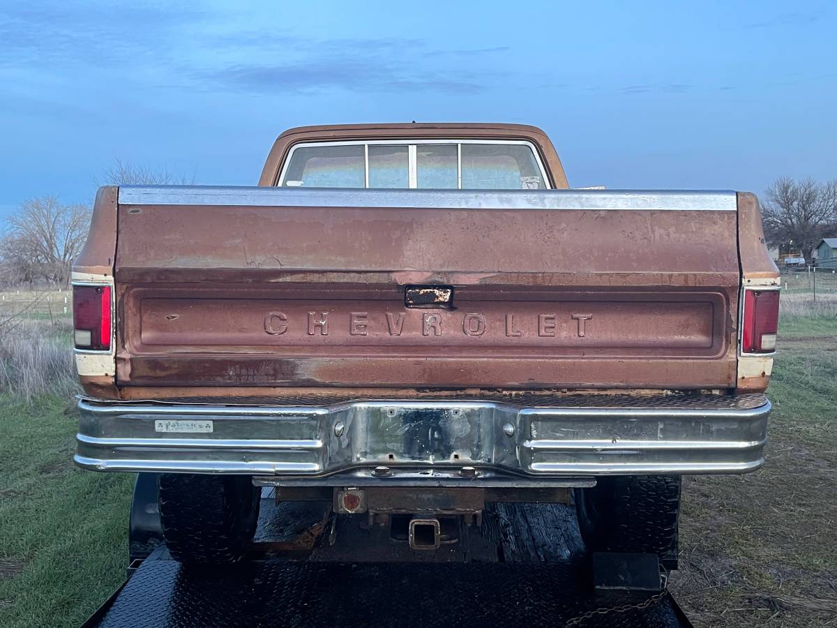 Gmc-sierra-classic-1979-brown-23