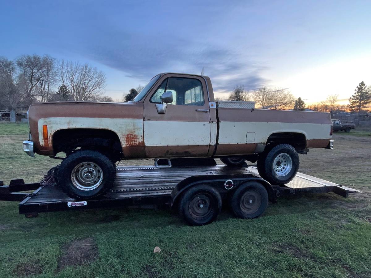 Gmc-sierra-classic-1979-brown