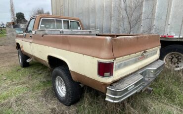 Gmc-sierra-classic-1979-custom-2