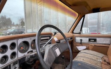 Gmc-sierra-classic-1979-custom-5