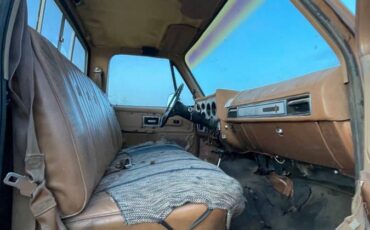 Gmc-sierra-classic-1979-custom-6