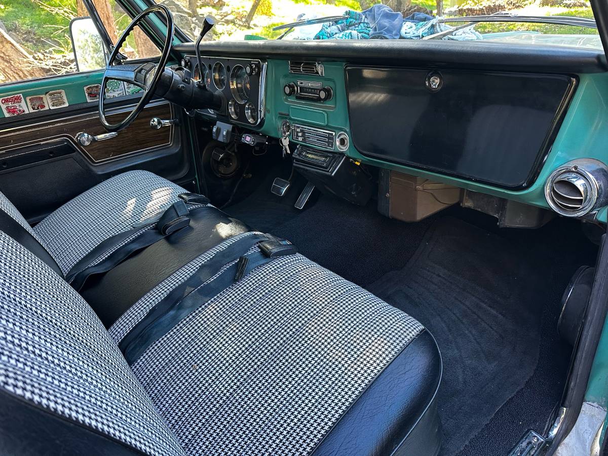 Gmc-sierra-grande-1972-green-1