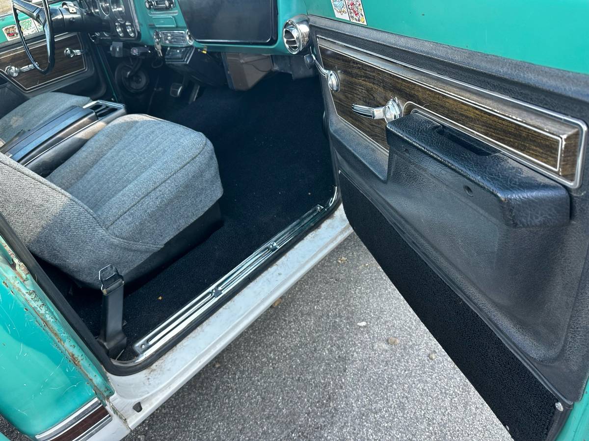 Gmc-sierra-grande-1972-green-14