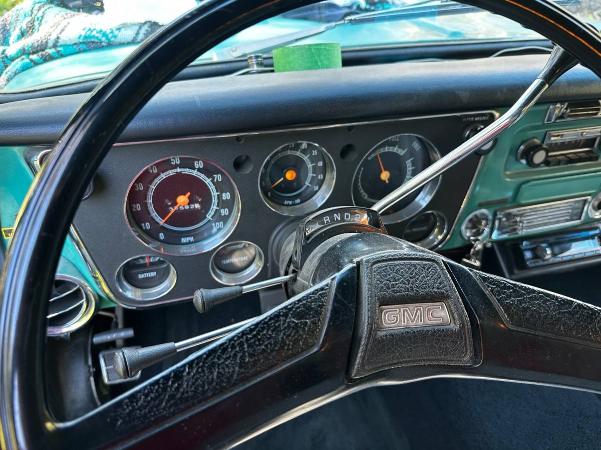 Gmc-sierra-grande-1972-green-15