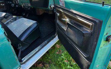 Gmc-sierra-grande-1972-green-21