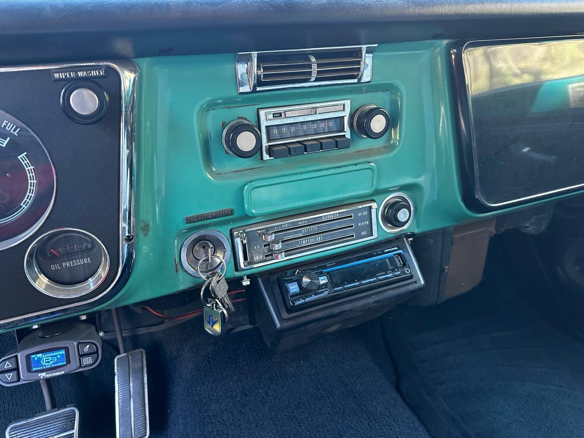 Gmc-sierra-grande-1972-green-22