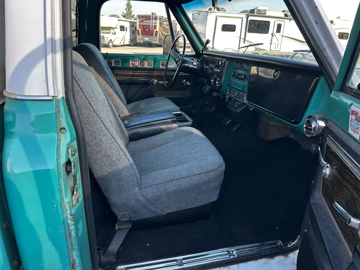 Gmc-sierra-grande-1972-green-22