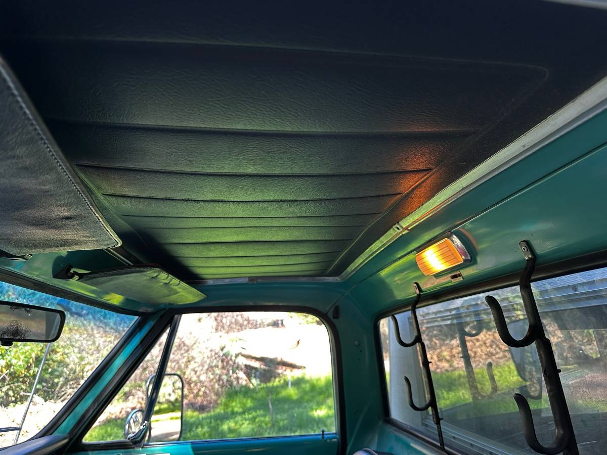 Gmc-sierra-grande-1972-green-3