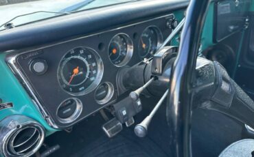 Gmc-sierra-grande-1972-green-5