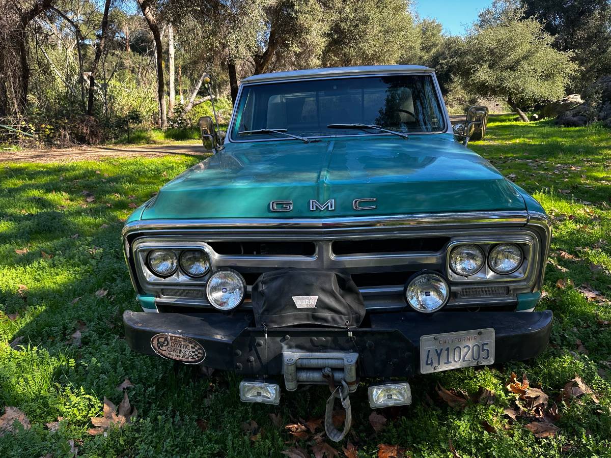 Gmc-sierra-grande-1972-green-7