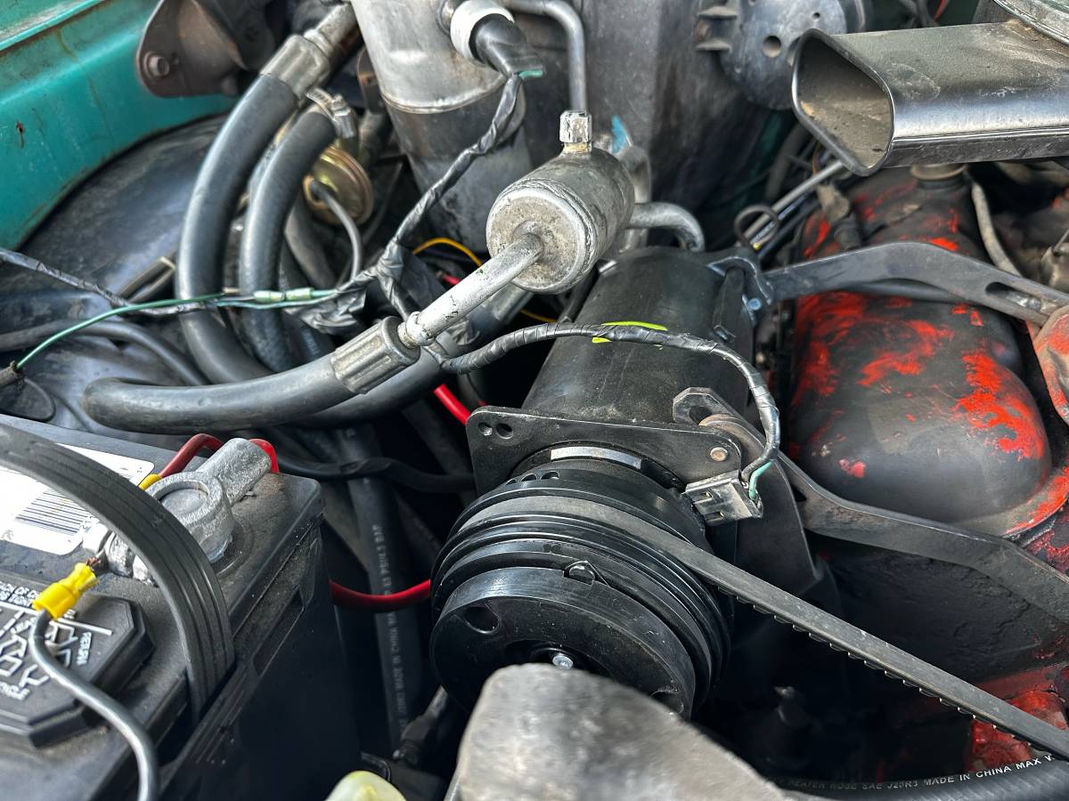 Gmc-sierra-grande-1972-green-8