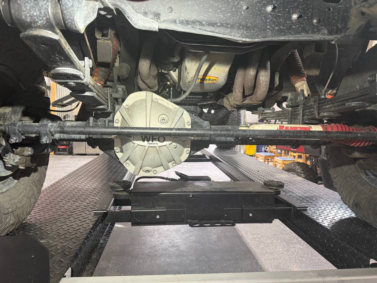 Gmc-sierra-k3500-1985-brown-12