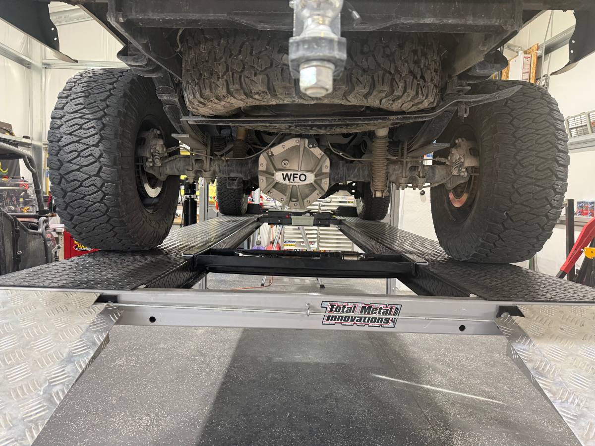 Gmc-sierra-k3500-1985-brown-18