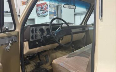 Gmc-sierra-k3500-1985-brown-2