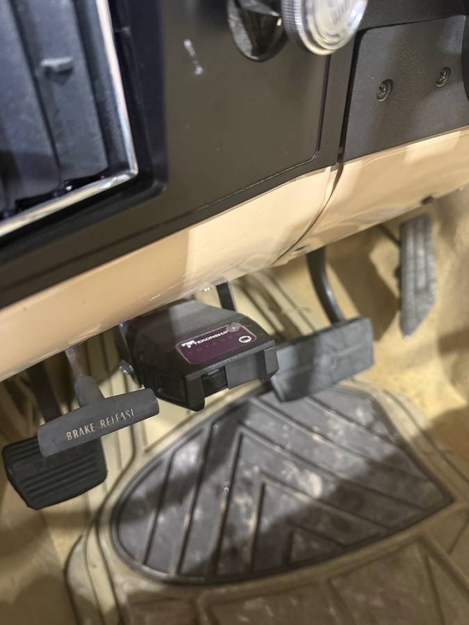 Gmc-sierra-k3500-1985-brown-6