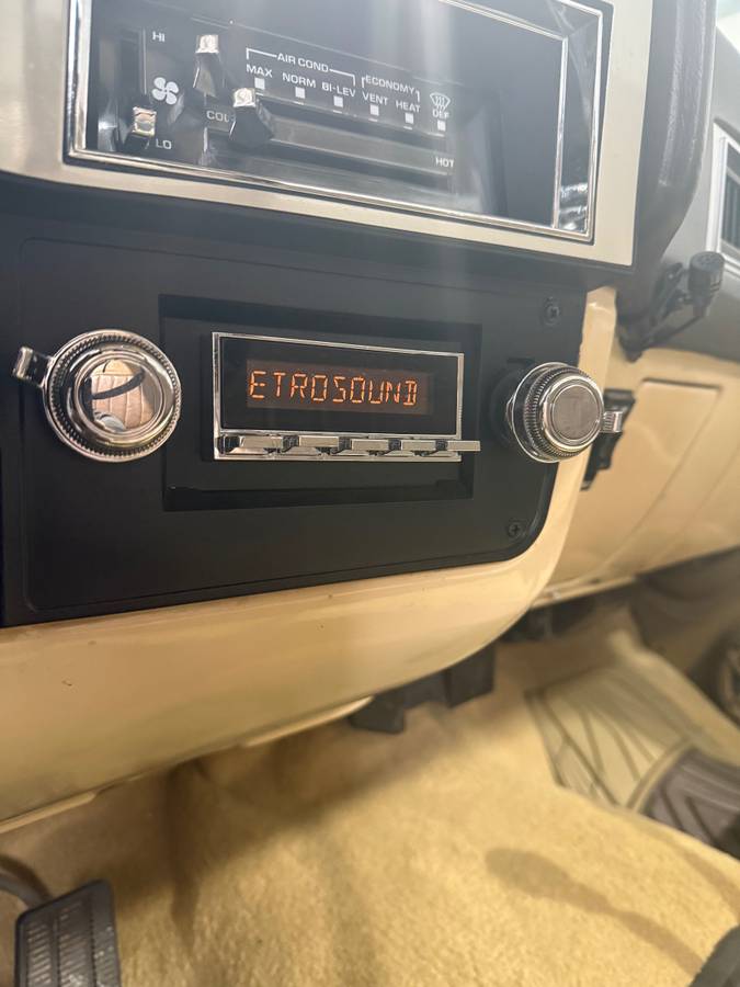 Gmc-sierra-k3500-1985-brown-7