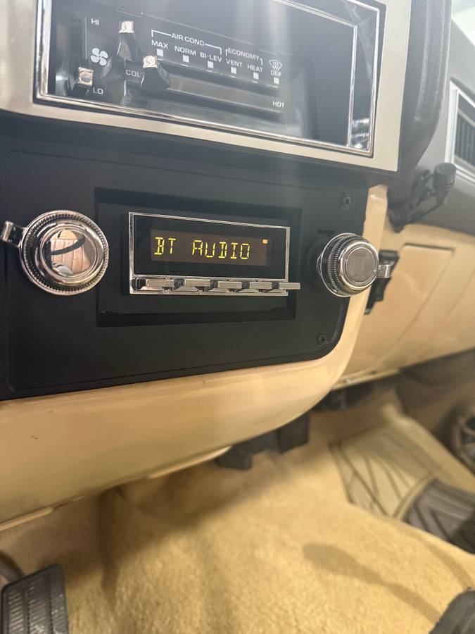 Gmc-sierra-k3500-1985-brown-8