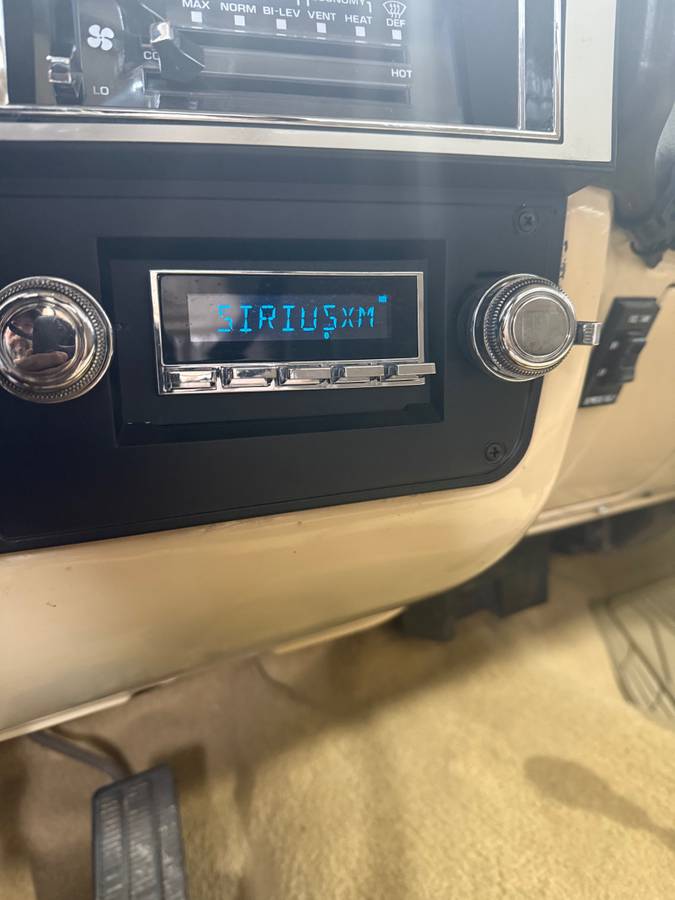 Gmc-sierra-k3500-1985-brown-9