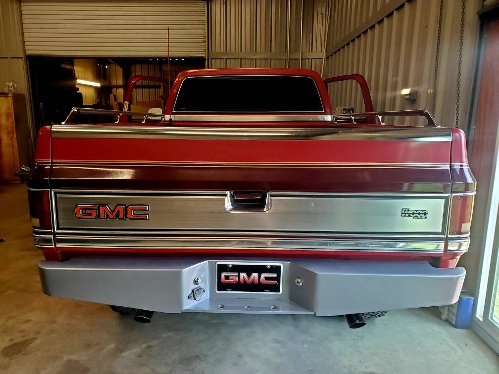 Gmc-square-body-sierra-classic-1985-red-11
