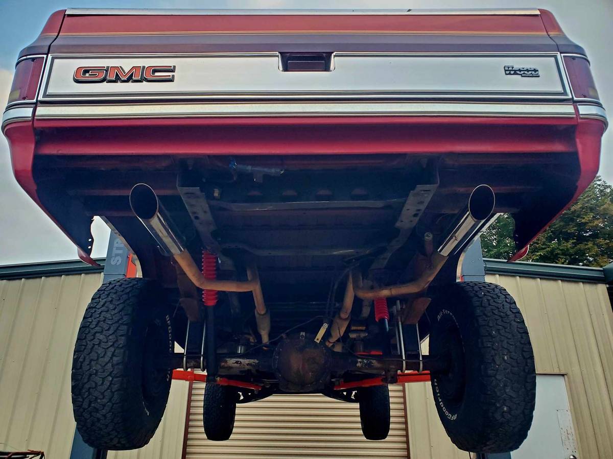 Gmc-square-body-sierra-classic-1985-red-14