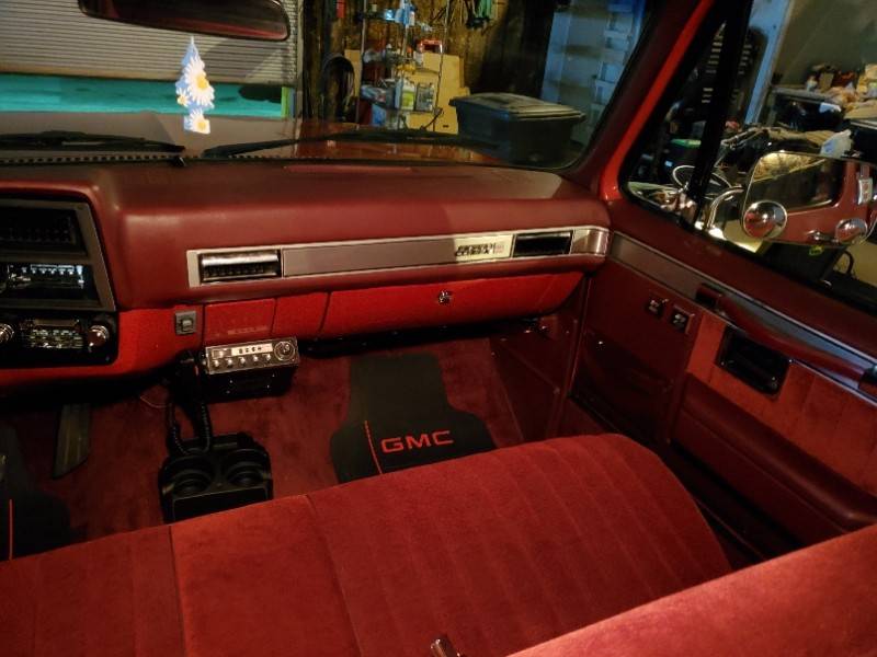 Gmc-square-body-sierra-classic-1985-red-16