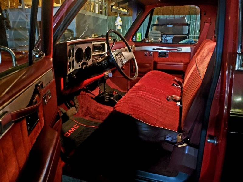 Gmc-square-body-sierra-classic-1985-red-17