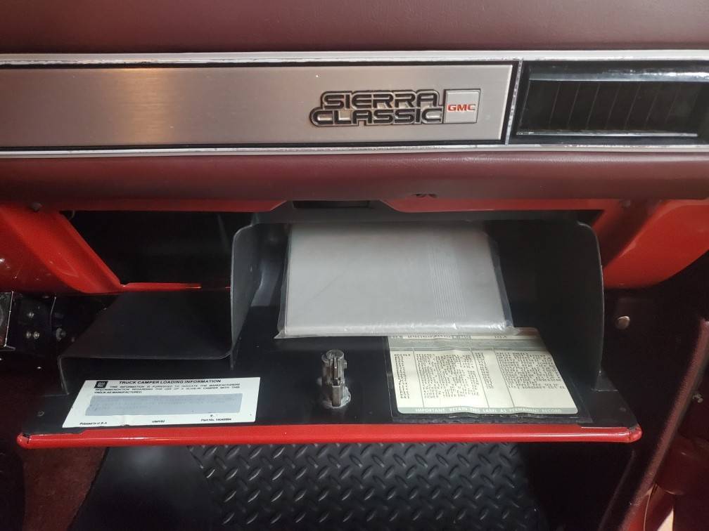 Gmc-square-body-sierra-classic-1985-red-18